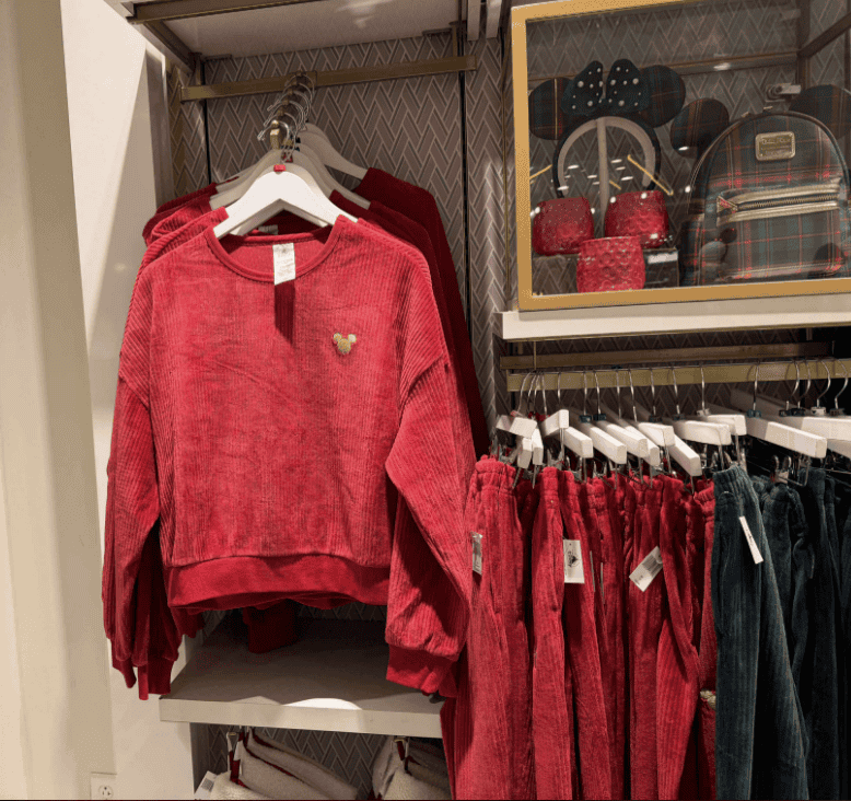 Comfortable red Disney loungewear with Mickey Mouse logo, perfect for relaxing at home.