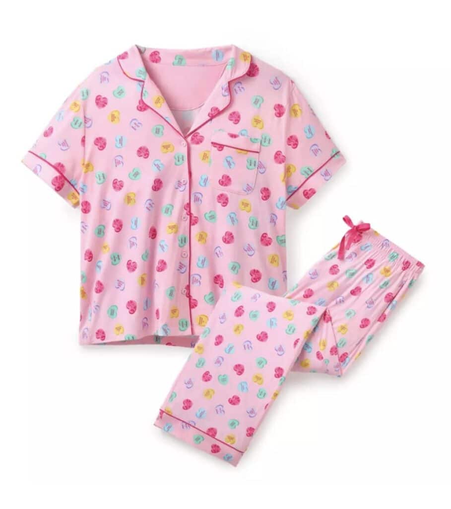 Disney-themed heart print pajama top and pants in pink, ideal for sleepwear lovers.