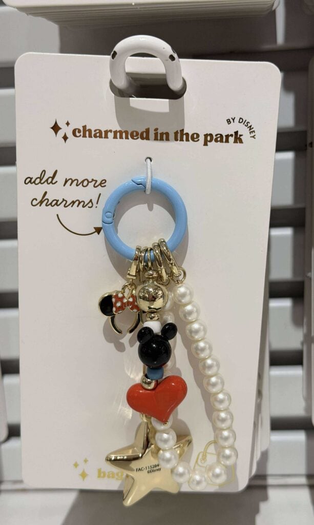 Disney Minnie Mouse charm with pearls, heart, and star details, perfect for Disney lovers and fashion accessories.