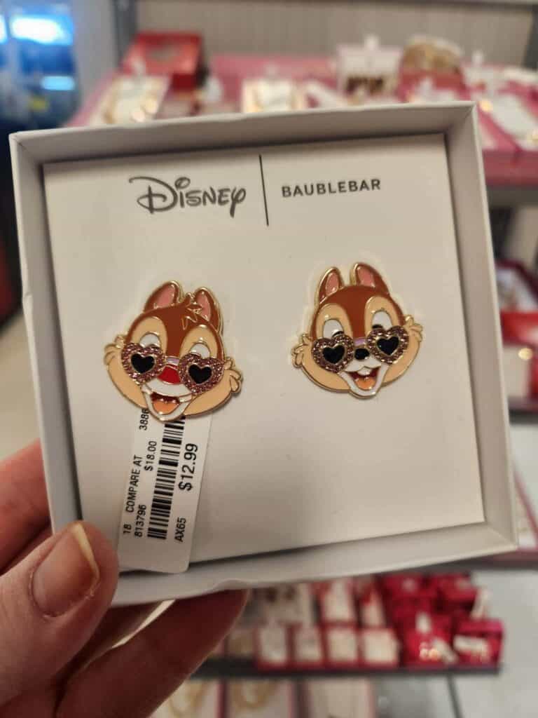 Cute Disney Chip and Dale earrings featuring heart-shaped glasses, ideal for Disney fans and fashion lovers.