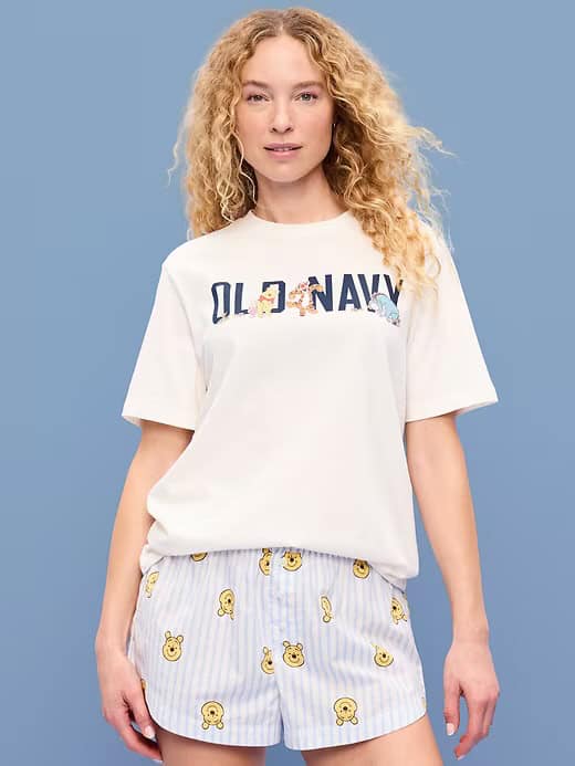 Cute Disney Navy casual T-shirt featuring bear and leopard details, perfect for Disney fans and everyday wear.