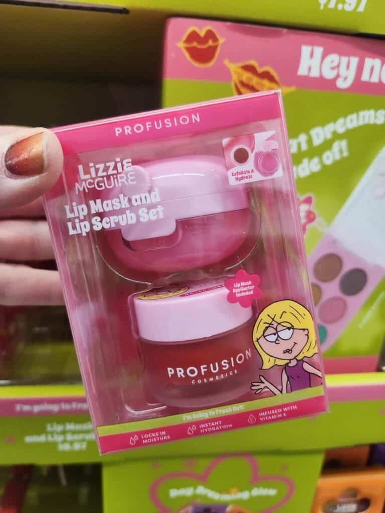 Lip care kit with lip mask and scrub for soft, smooth lips.