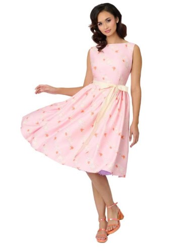 Elegant pink dress inspired by Disney princess fashion, perfect for special occasions.