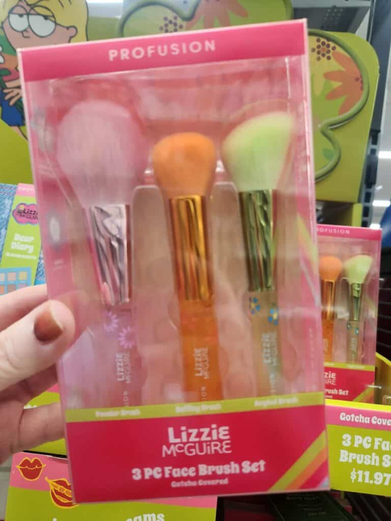 Face brush set for makeup application and blending.