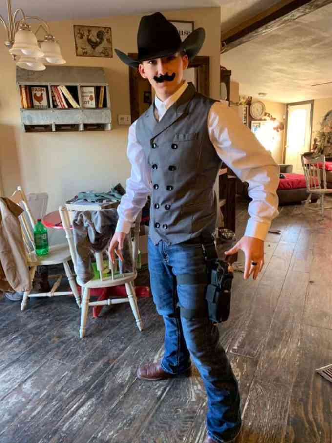 Logan Walker - 1 Cool Country Boy 3 farm raised family, brother bloggers