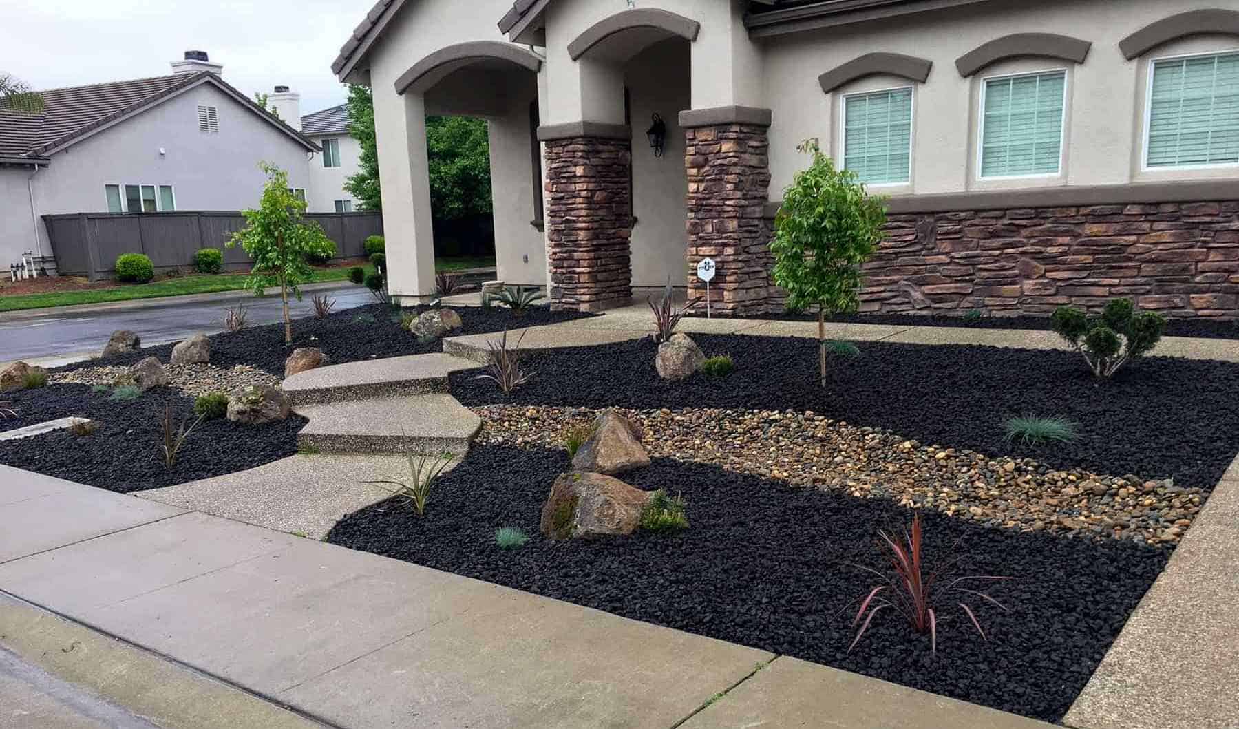 Concrete inline exposed aggregate concrete walkway in LINCOLN