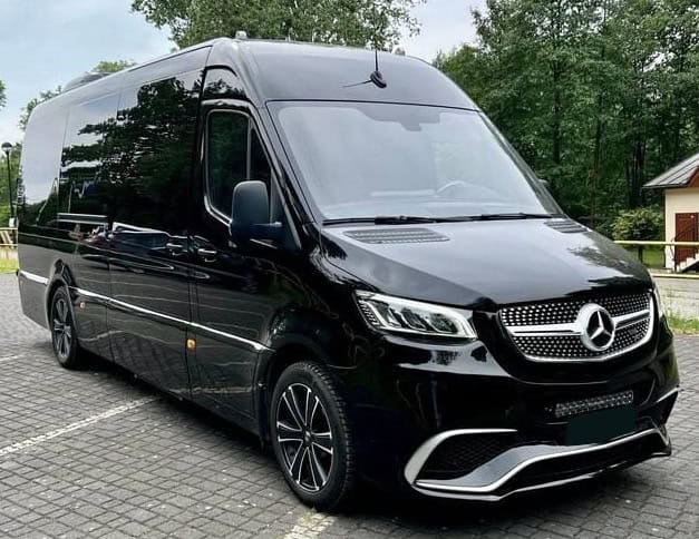 Luxury Mercedes-Benz private airport transfer van for Budapest group transportation and chauffeur se