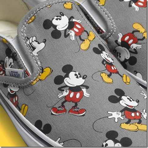 VANS-X-DISNEY_MICKEY_CLASSICSLIPON_DETAIL12