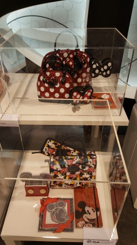 loungefly minnie mouse