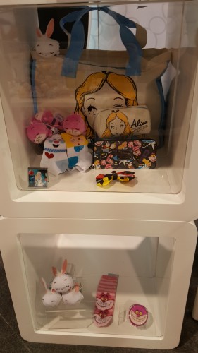 d-style alice in wonderland