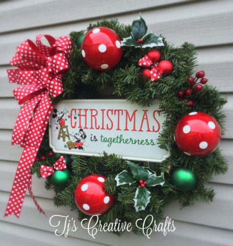 disney-christmas-wreath