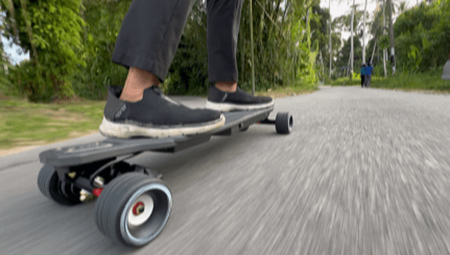 Riding Photo of Maxfind Max 6