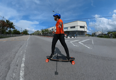 Riding Photo of Meepo Go
