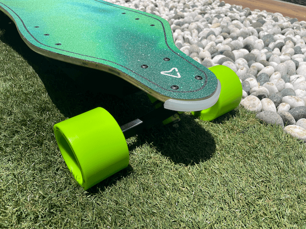 Close up on silicone tail guard of Meepo Aurora
