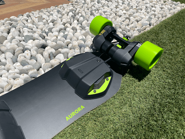 Close up of Meepo Aurora battery shell