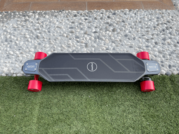 Photo of the deck of Maxfind Max 6 front view