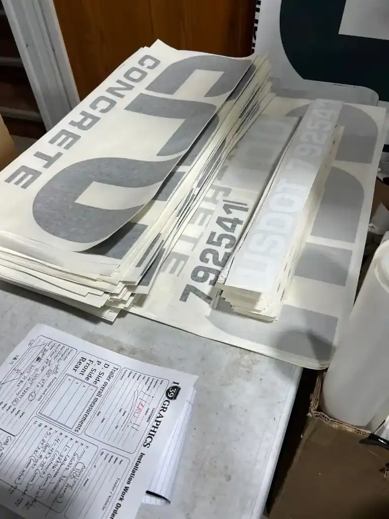 High-quality I39 Supply trailer dealership banners and signs for promotional use.