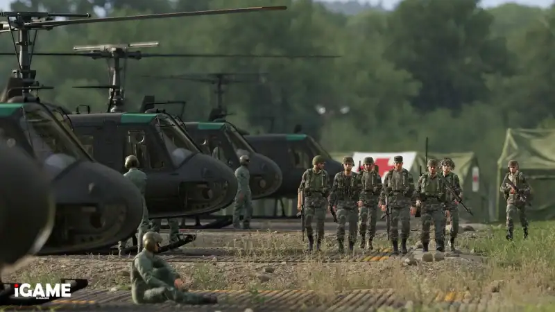 US soldiers beside military helicopters in the Arma Reforger 1.8 Update