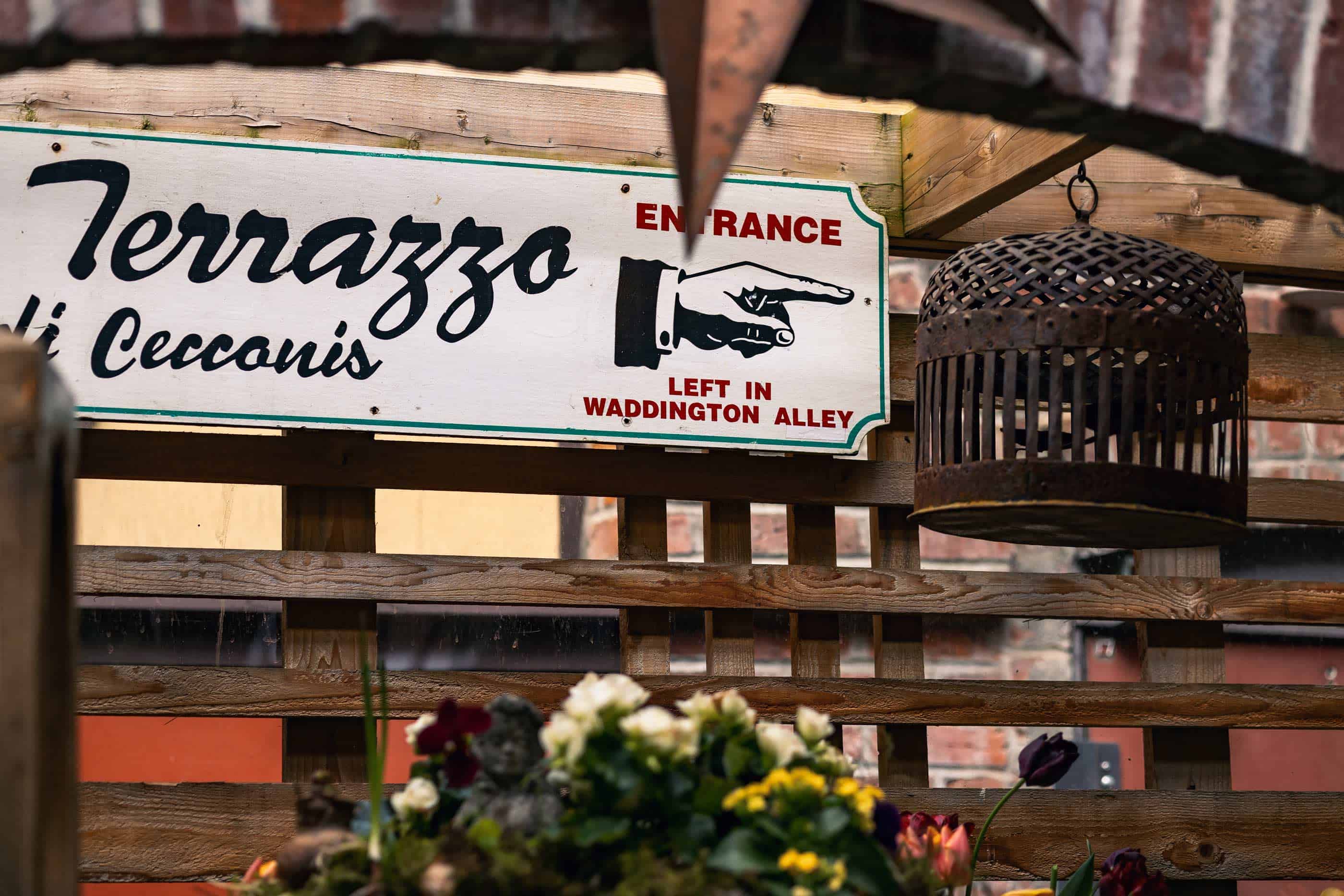 il terrazzo old signs