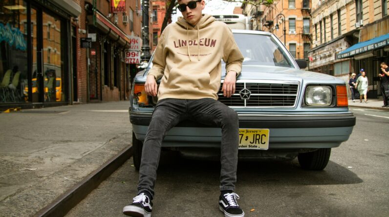 how do i manage a small business while working full time 1