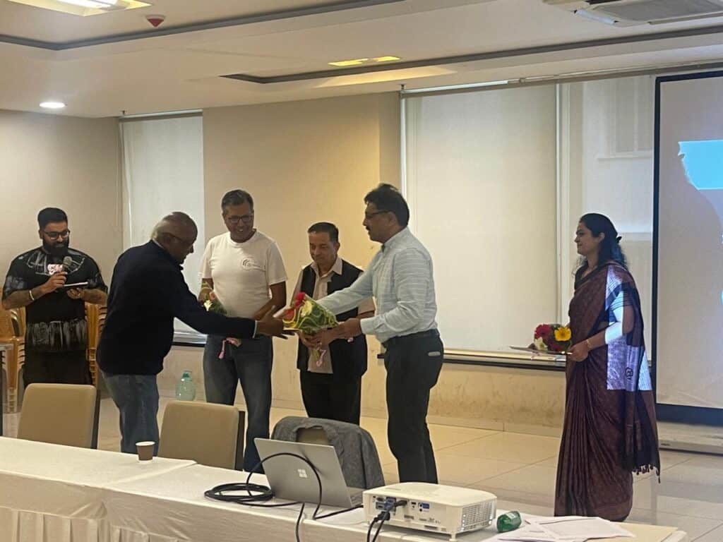 Apartment authorities are welcoming the InFoFo team.