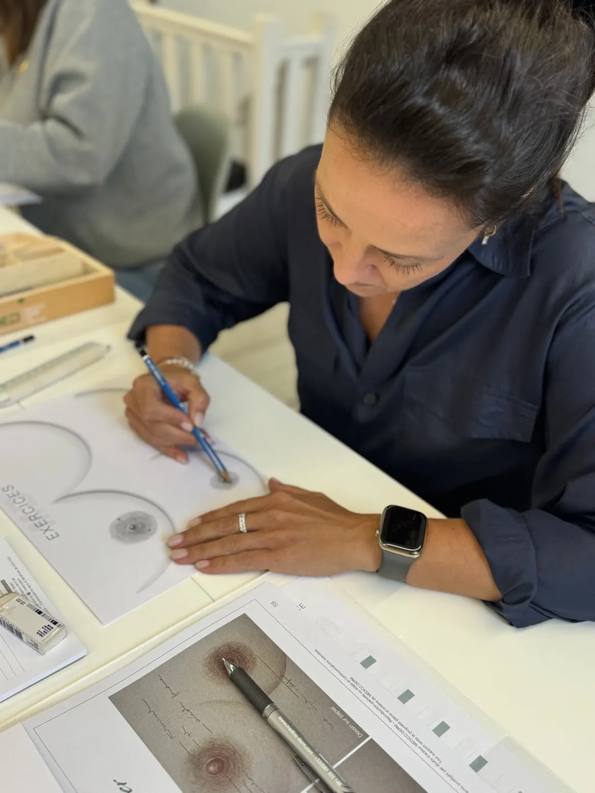 Paramedische PMU bij Instituut Apart