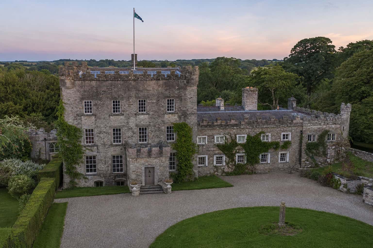 Huntington Castle and Gardens Visitor Guide: Tours, Gardens, History and Practical Tips