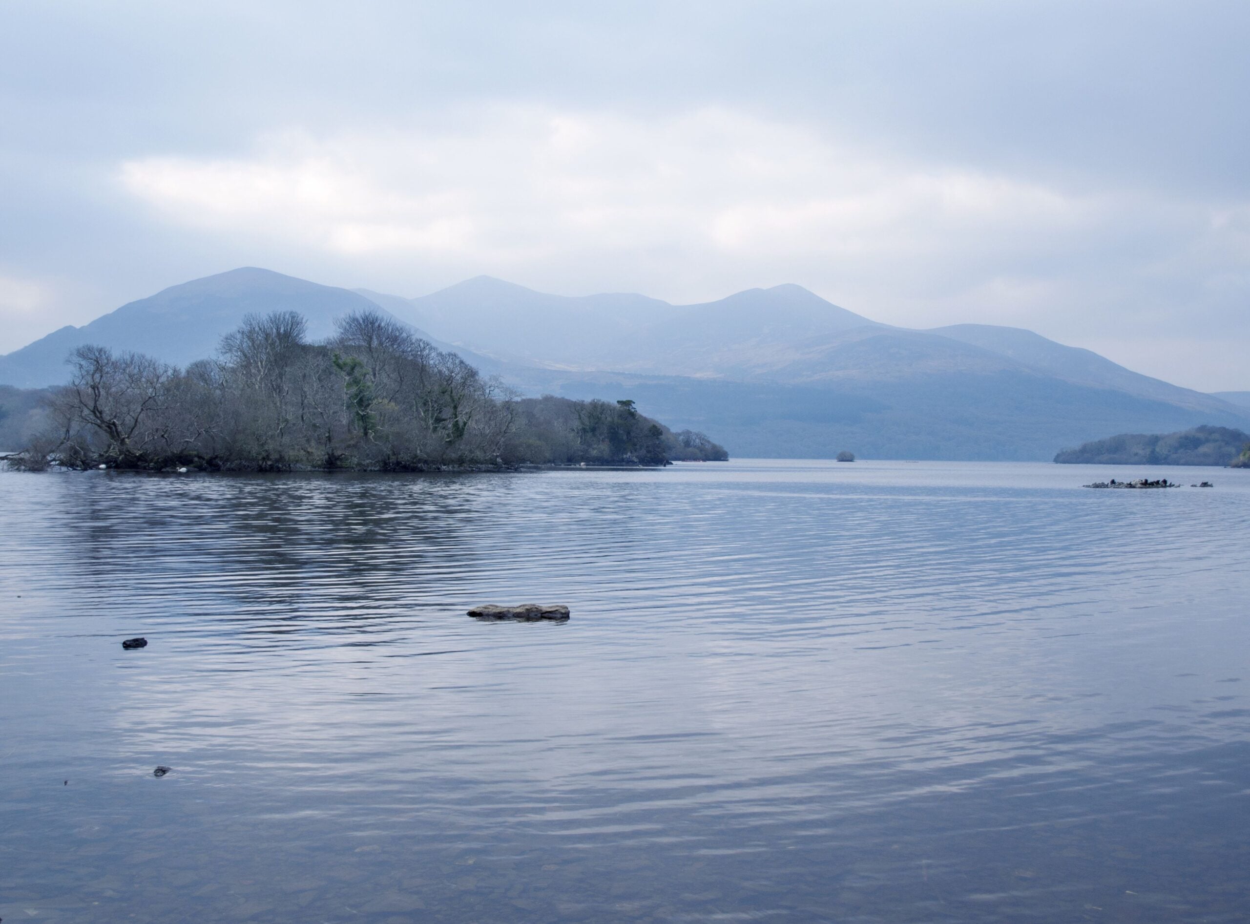 10 Essentials You Need to Pack for Your Ireland Trip for Rain, Walking, and Daily Touring