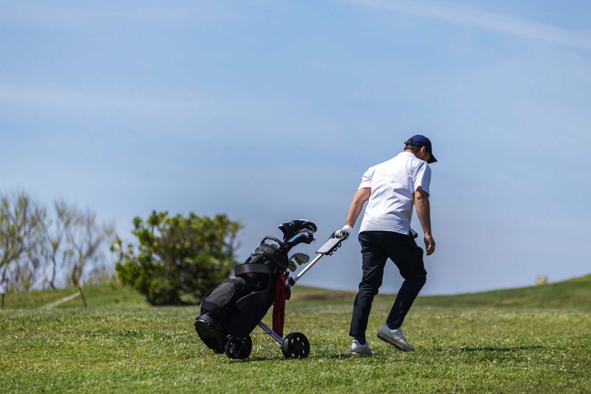 Renting vs Bringing Golf Clubs to Ireland: Which Is Better for Your Golf Trip?