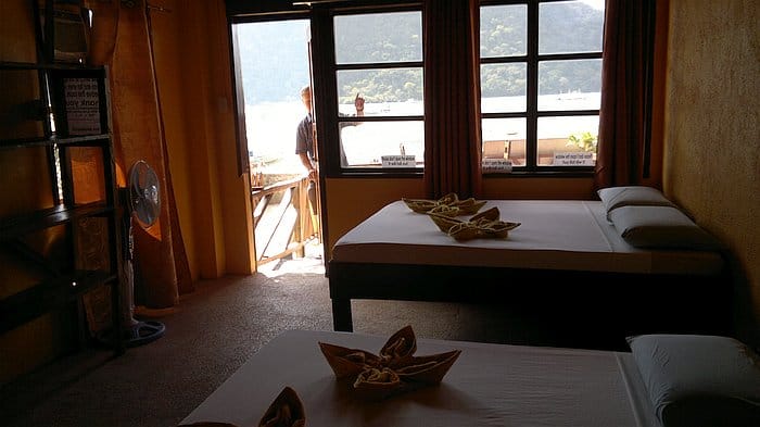 El-nido-island-hopping-philippines-080220152353