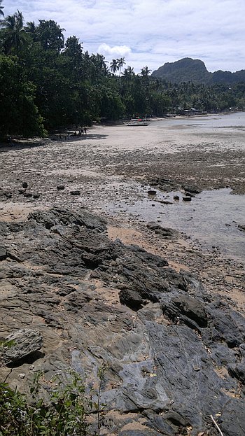 El-nido-island-hopping-philippines-180120152222