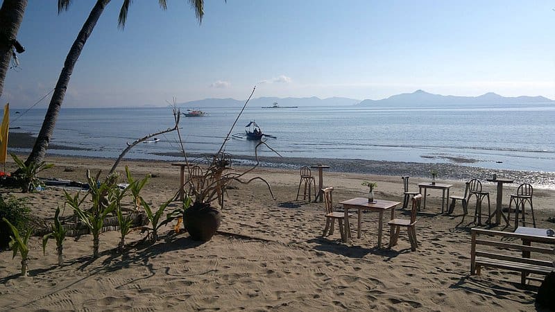 island-hopping-in-the-philippines-boat-launch-140220152361