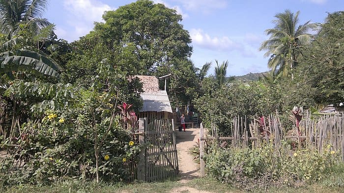 island-hopping-in-the-philippines-boat-launch-160120152191