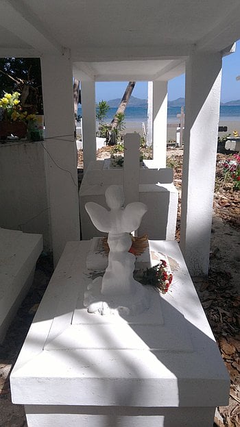 island-hopping-in-the-philippines-boat-launch-180220152433