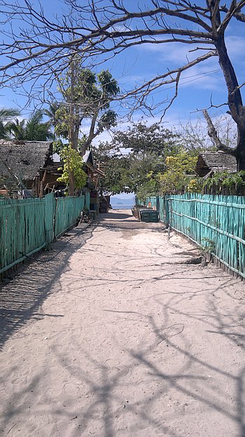 island-hopping-in-the-philippines-island-1-140220152377