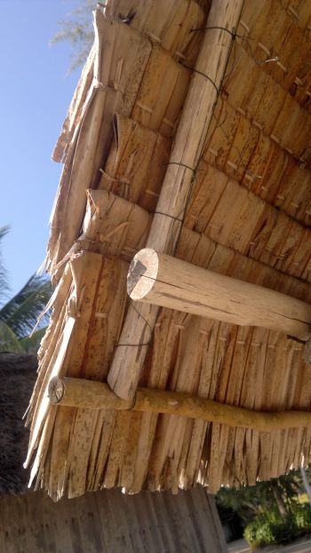 island-hopping-philippines-jungle-huts-281020142031