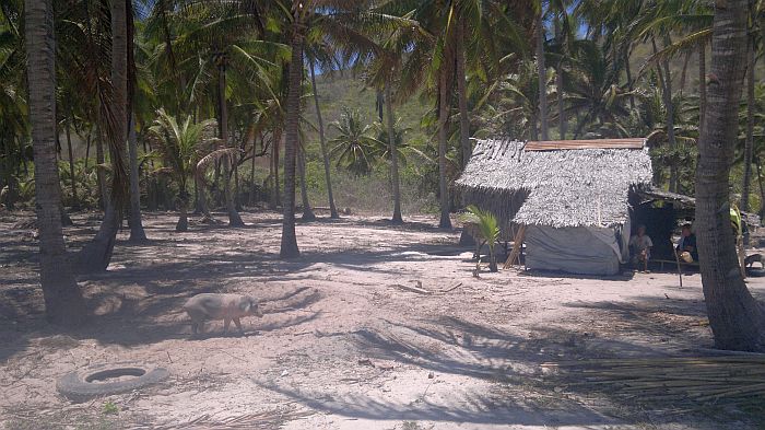 island-hopping-philippines-kitesurfing-beach-090420152719