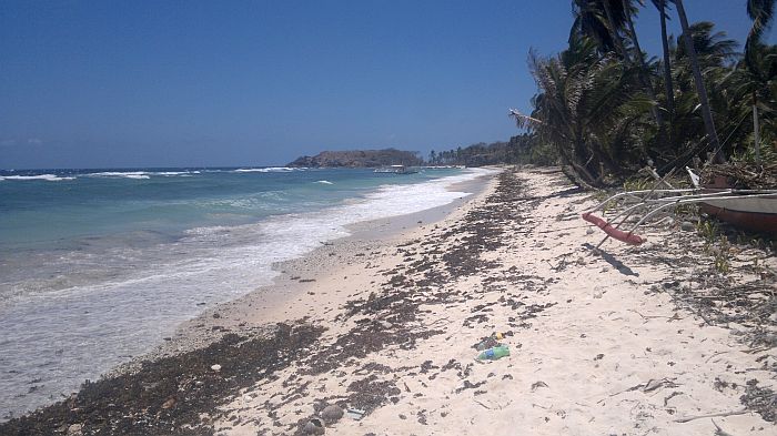 island-hopping-philippines-kitesurfing-beach-090420152720