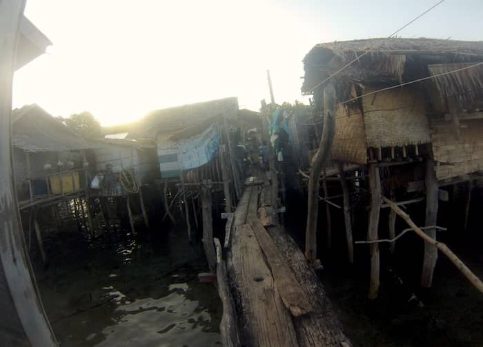 island-hopping-philippines-shacks-GOPR0380