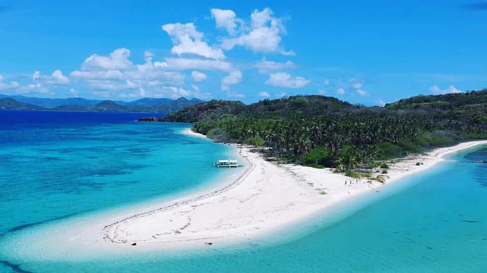 maosonon deserted island linapacan palawan drone shot