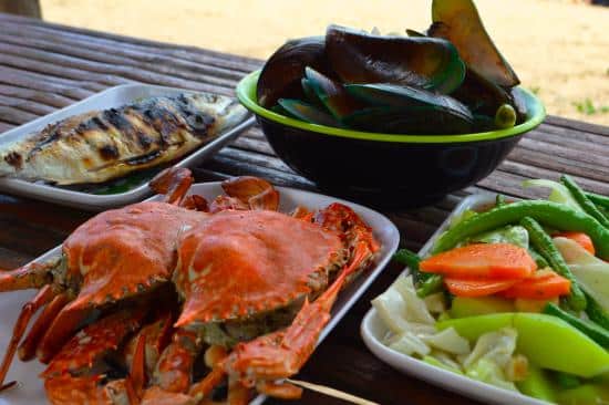 seafood islandhopping boat tour palawan