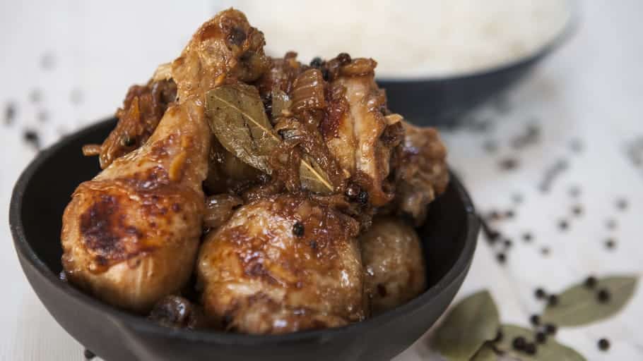 filipino-food-chicken-adobo