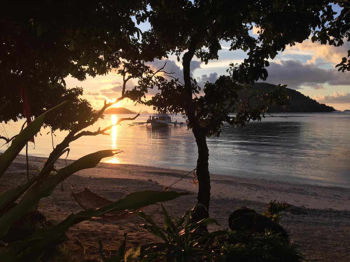 linapacan tourist camp beach sunset