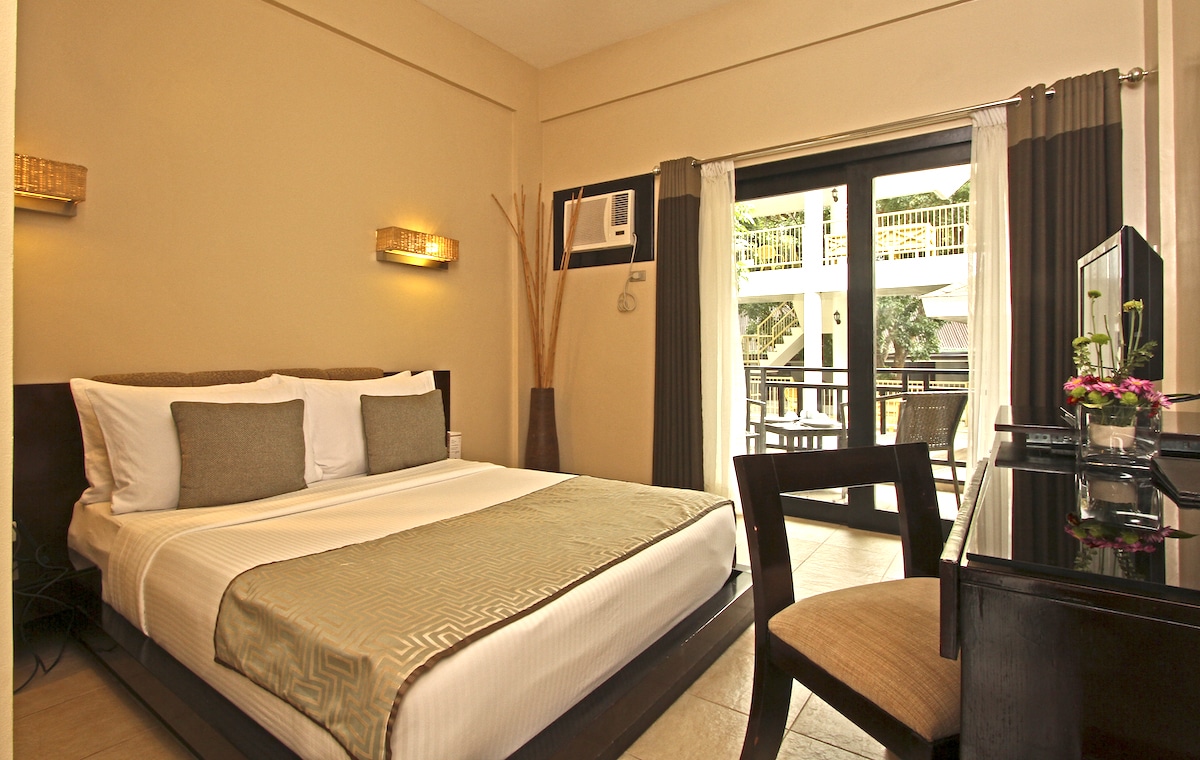 Standard Room Queen Bed 1