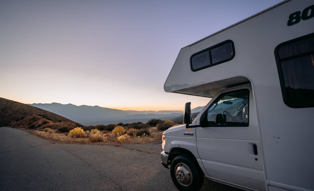 touring-in-a-motorhome-digital-nomad