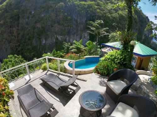 El Nido Viewdeck Cottages terrace