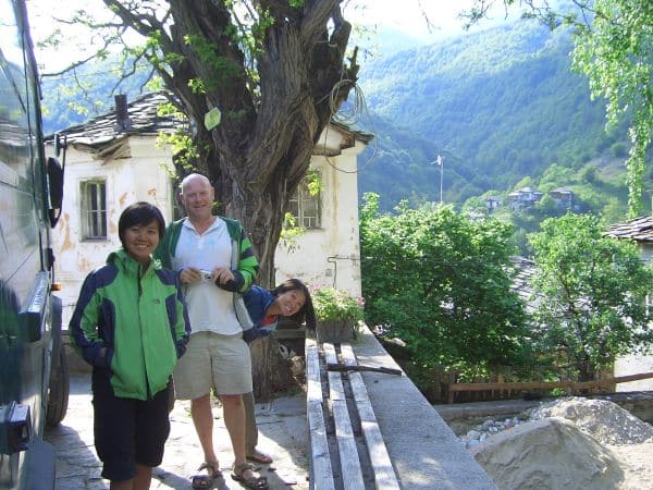 road-trip-from-Plovdiv-Bulgaria-to-Smolyan-with-Singapore-chicks_CIMG0029