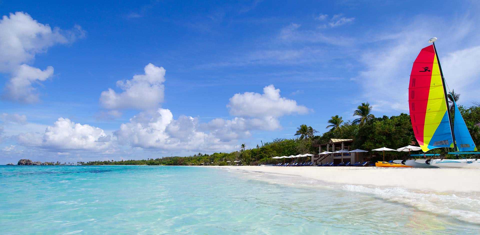 Pamalican island beach