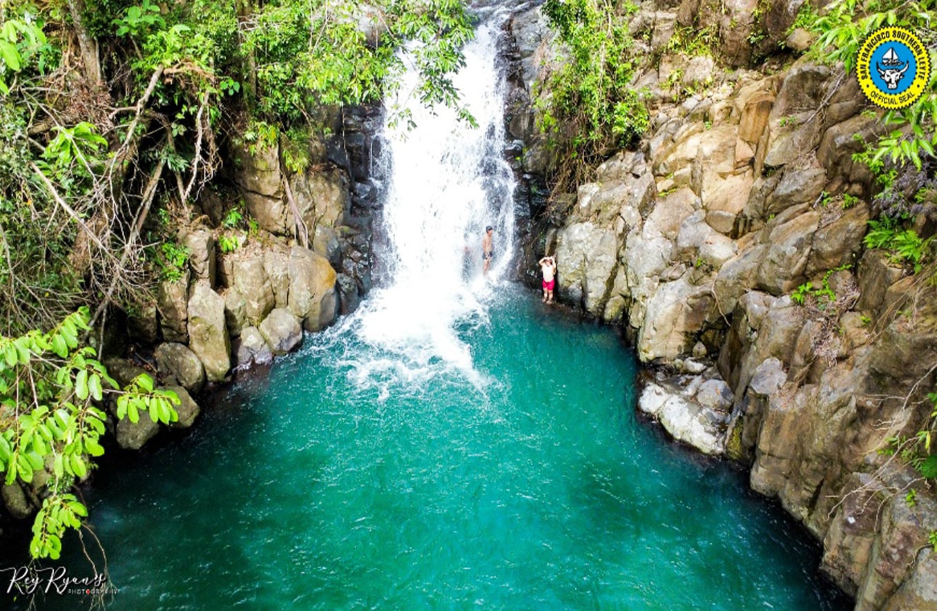 Tag linaw Falls pintuyan