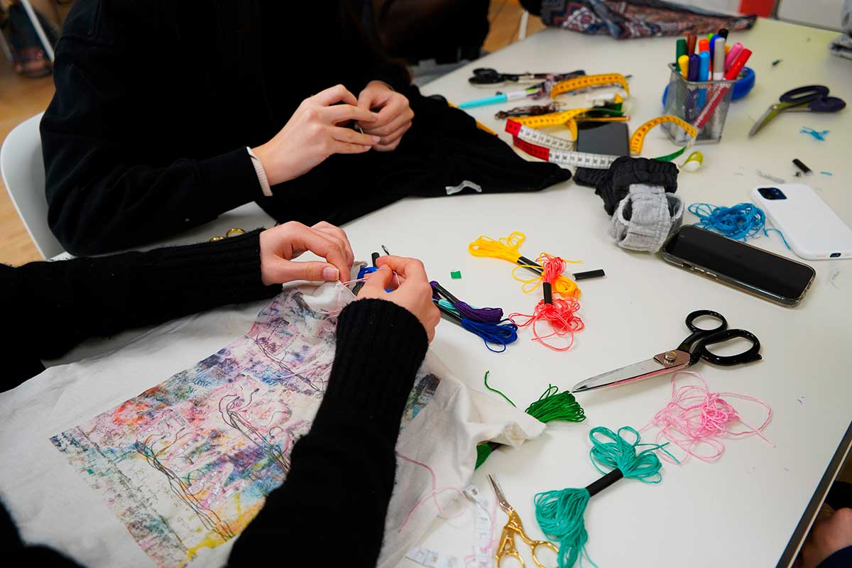 Borderless Creativity: Students Transform Forgotten Garments into Sustainable Fashion
